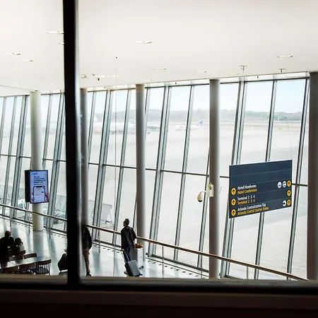 Radisson Blu Airport Terminal Hotel-3